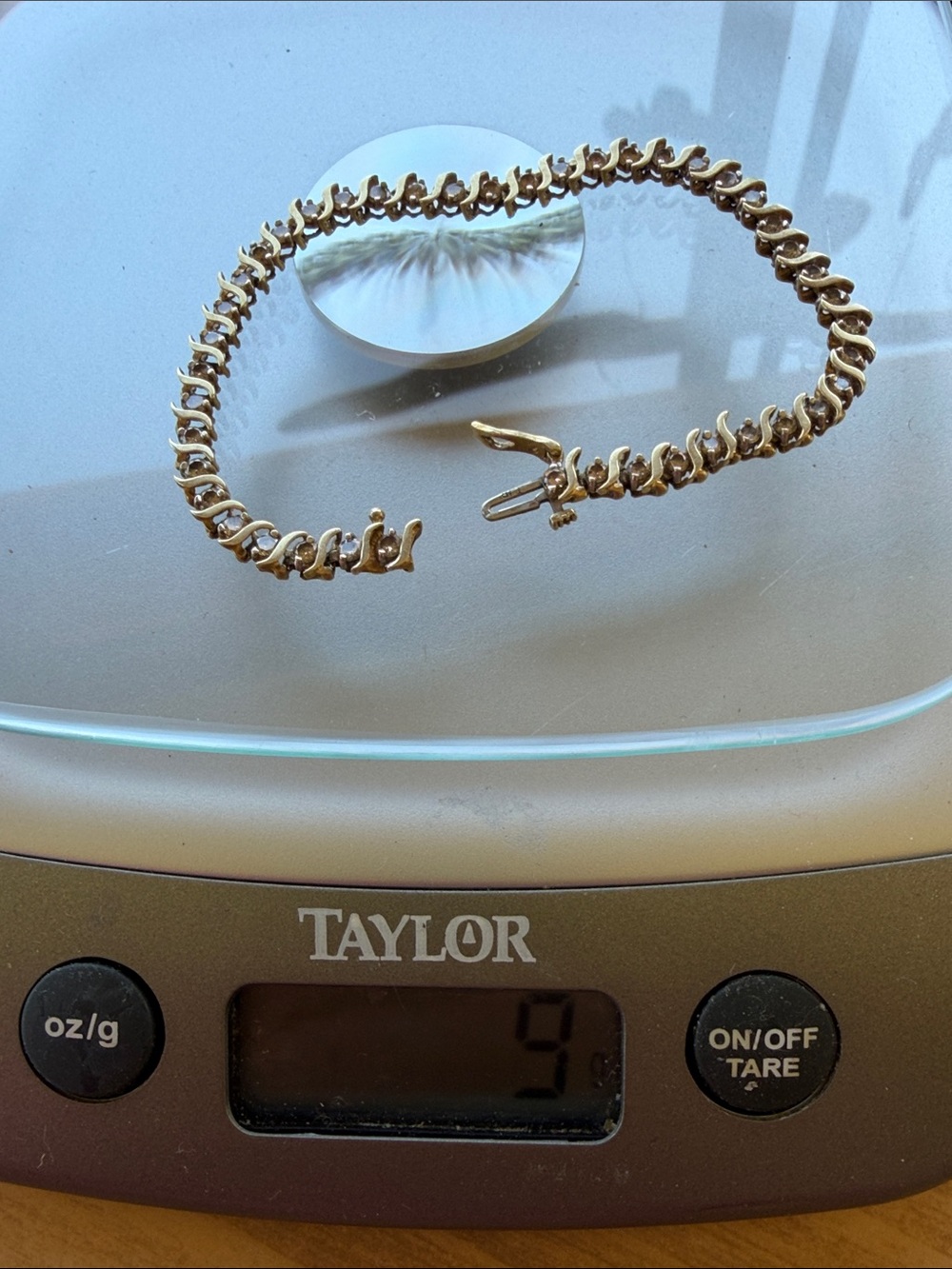 Classic Gold Link Bracelet for Women - Picture 3 of 6